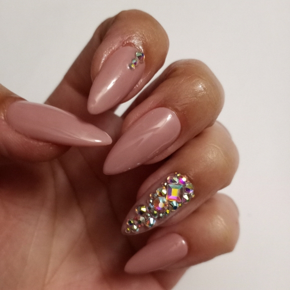 Blushing pink an bling luxury Press On Nails come in any shape and length - Picture 3 of 3